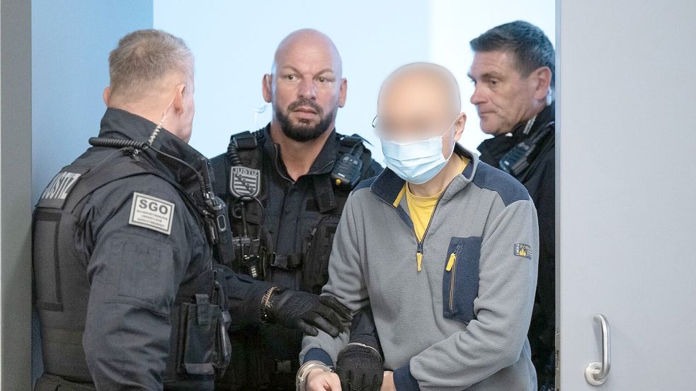 Der Angeklagte Jian G. soll etliche Dokumente an chinesische Stellen weitergegeben haben. (Archivbild) Foto: Sebastian Kahnert