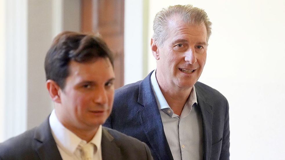 Hensel berichtete (r.) im Gericht über den jahrelangen Sorgerechtsstreit mit seiner Ex-Frau. Foto: Marcus Brandt