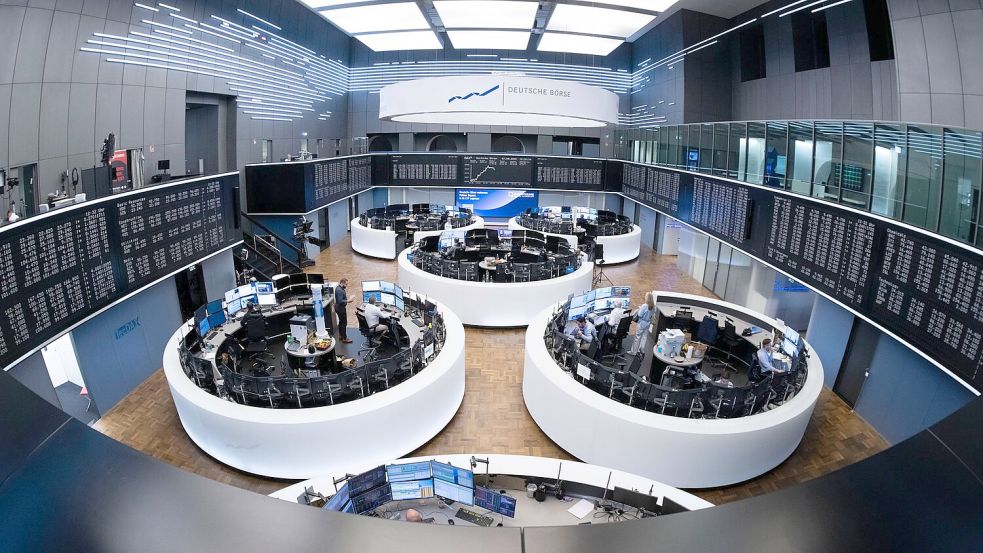Handelssaal der Frankfurter Börse: In den Dax schafft es nur die erste Reihe der deutschen Börsenkonzerne Foto: Boris Roessler