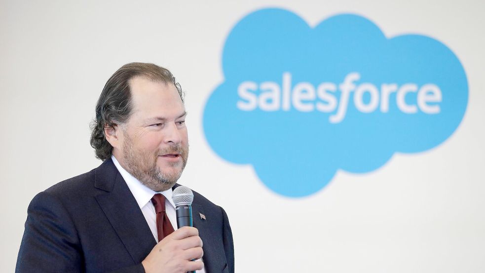 Die Vision von Salesforce-Chef Marc Benioff ist, den Kundendienst mit Hilfe von KI umzukrempeln. (Archivbild) Foto: Darron Cummings/AP/dpa