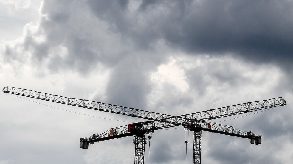 Die deutsche Wirtschaft wird nach Ifo-Einschätzung in diesem und nächsten Jahr schwächer wachsen als erwartet. (Symbolbild) Foto: Britta Pedersen