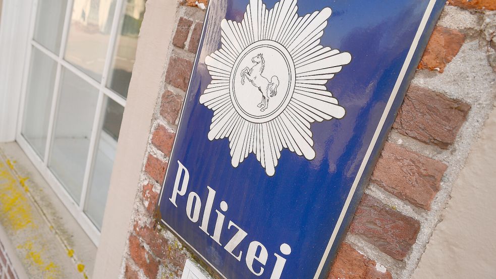 13 Nachwuchs-Polizisten sollen sich in einem Gruppenchat rassistisch geäußert haben. DPA-Symbolfoto: Tebben-Willgrubs