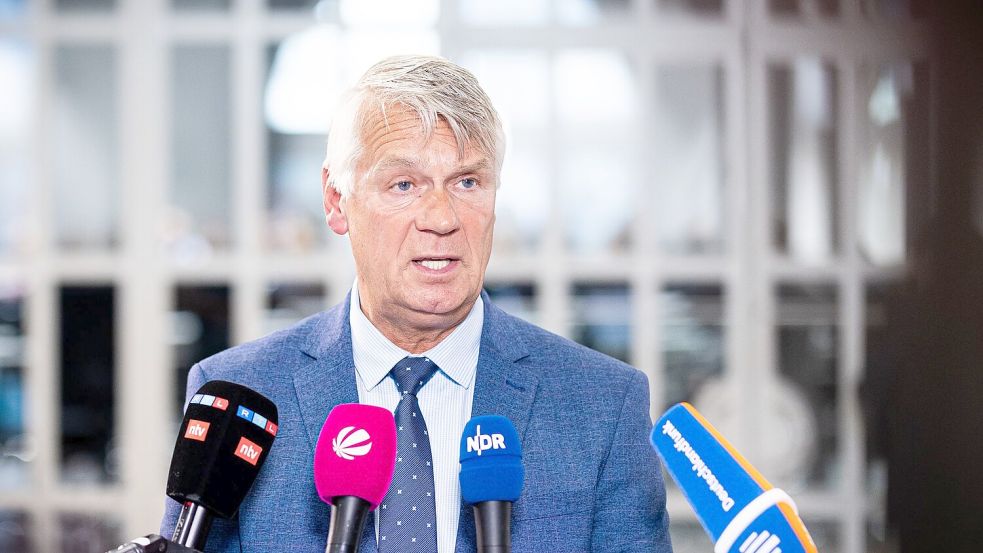 Landespolizeipräsident Brockmann schilderte im Landtag bislang unbekannte Details zum Verhalten des Friedland-Verdächtigen. (Archivbild) Foto: Moritz Frankenberg