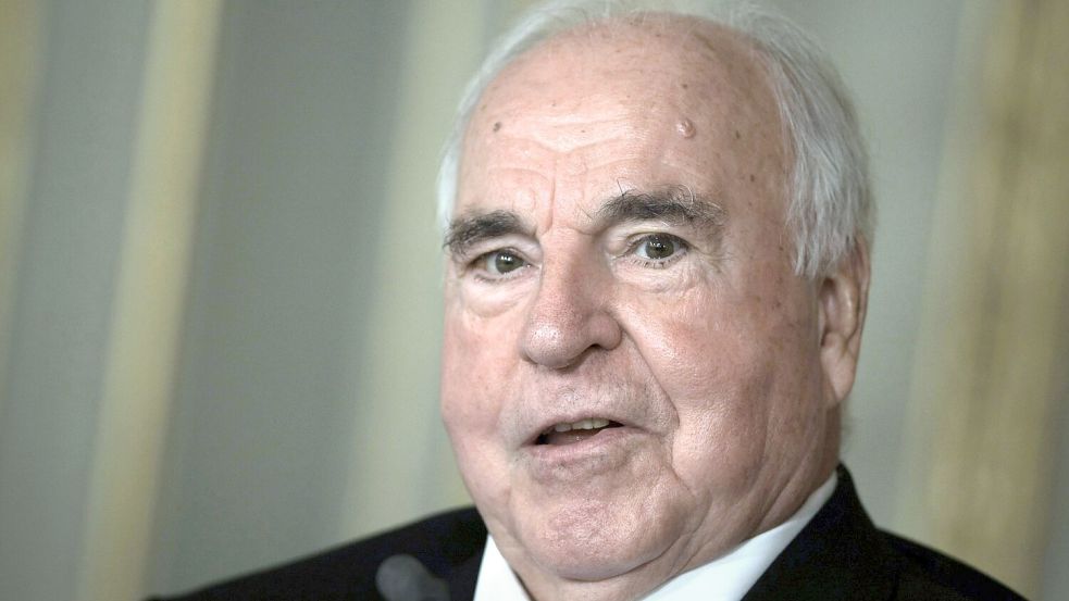 In Berlin soll eine Straße nach Altbundeskanzler Helmut Kohl benannt werden. (Archivfoto) Foto: Fredrik von Erichsen/dpa