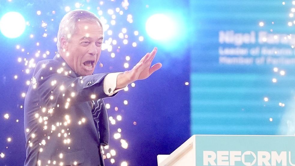 Farage wird von seinen Anhängern gefeiert wie ein Star. Foto: Jacob King