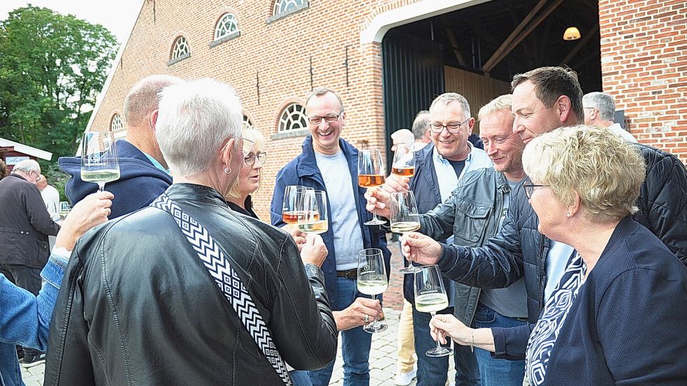 Die Bunder Woche läuft noch bis zum 14. September. Sie begann am Freitag unter anderem mit dem Weinfest auf dem Tammenshof in Bunderhee und einem Schnelligkeitswettbewerb der Feuerwehren. Foto: Bodo Wolters
