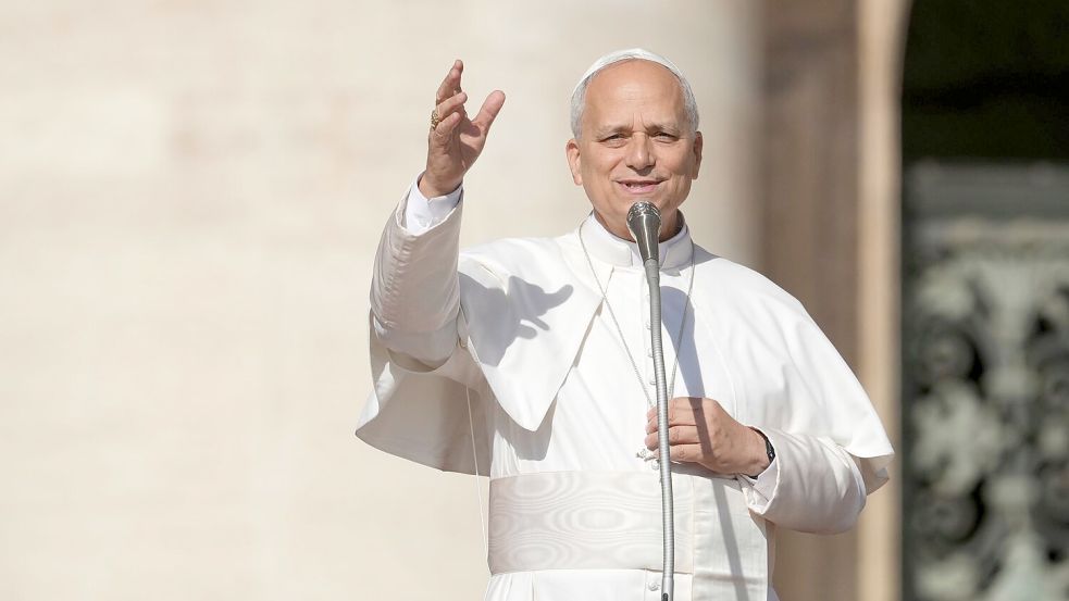 Papst Leo XIV. spricht erstmals jemanden heilig. Foto: Andrew Medichini/AP/dpa
