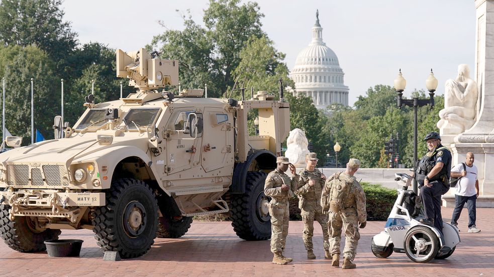 Soldaten in der US-Hauptstadt: In Washington ließ Donald Trump Einheiten der Nationalgarde aufmarschieren. Anderen demokratisch regierten US-Städten droht er mit ähnlichen Schritten. Foto: dpa/AP/Jose Luis Magana