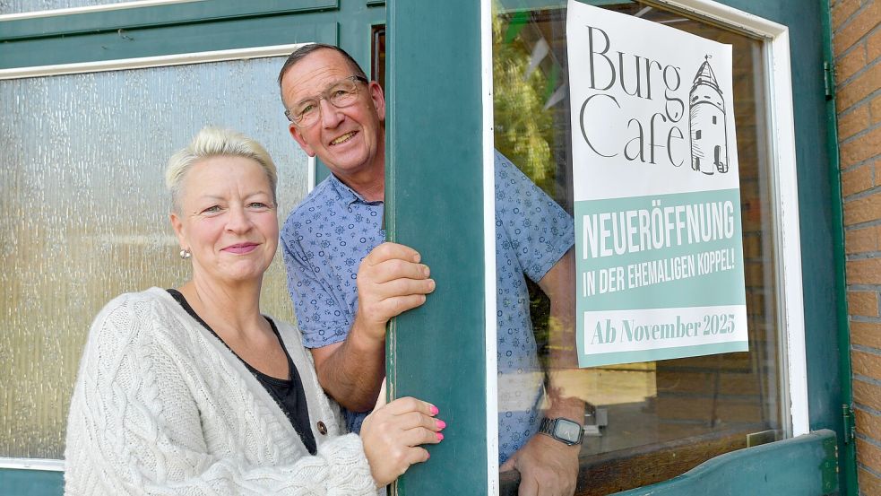Claudia und Christian Mondorf wollen im November das Burg Café in Stickhausen eröffnen. Foto: Klaus Ortgies
