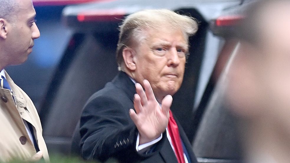 Mitten im US-Wahlkampf musste Donald Trump 2024 immer wieder vor Gericht erscheinen. Foto: dpa/Andrea Renault/ZUMA Press Wire