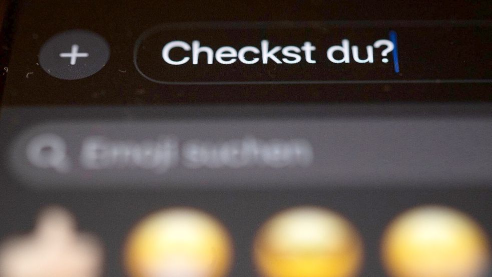 Jugendliche haben ihre Favoriten für das „Jugendwort des Jahres“ 2025 nominiert - in den Top 3 stehen „Checkst du?“, „Goonen“ und „Das crazy“. (Archivbild) Foto: Marijan Murat