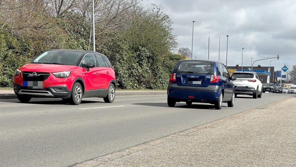 Die Hauptstraße in Ostrhauderfehn soll von der Wreesmann-Kreuzung bis zur Aral-Tankstelle in Idafehn erneuert werden. Foto: Archiv/Henrik Zein