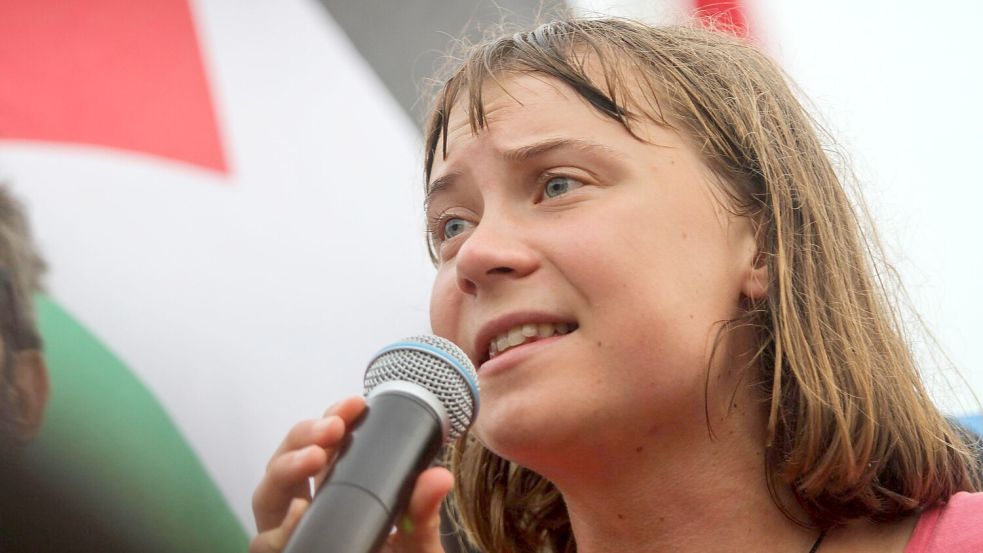 Erneut ist Greta Thunberg an Bord eines der Schiffe der Flotte. (Archivbild) Foto: Hasan Mrad