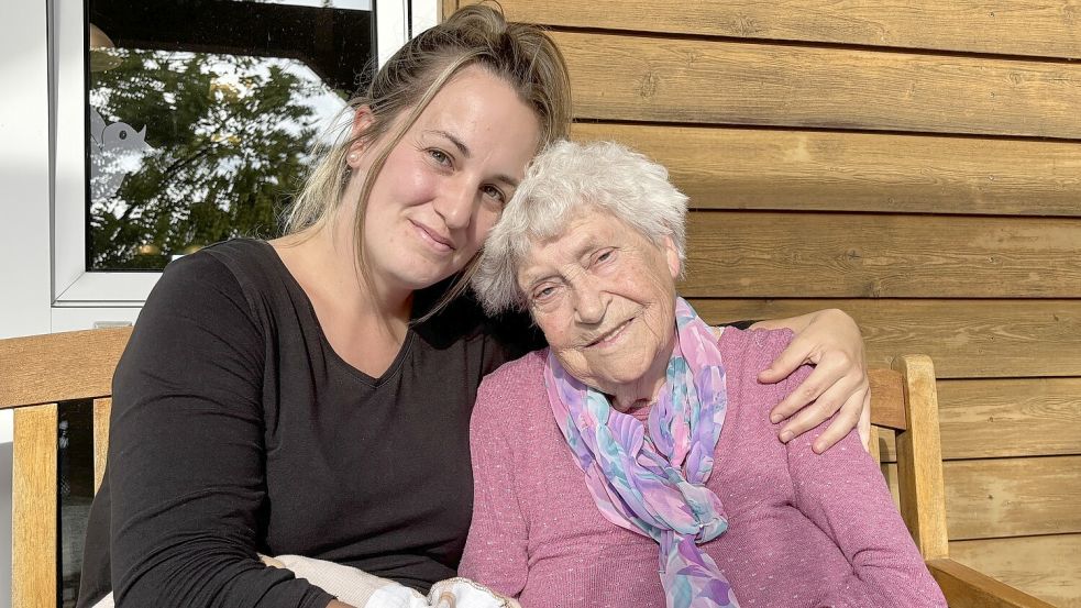 Michaela Park möchte am 12. September 2025 neue Erntekönigin von Klostermoor werden. Ihre Großmutter Anna Wessels holte sich vor 51 Jahren die Krone. Fotos: Henrik Zein