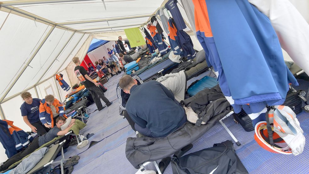 Sechs Nächte schlafen die 1600 Jugendlichen in den Zelten. Foto: Klaus Ortgies