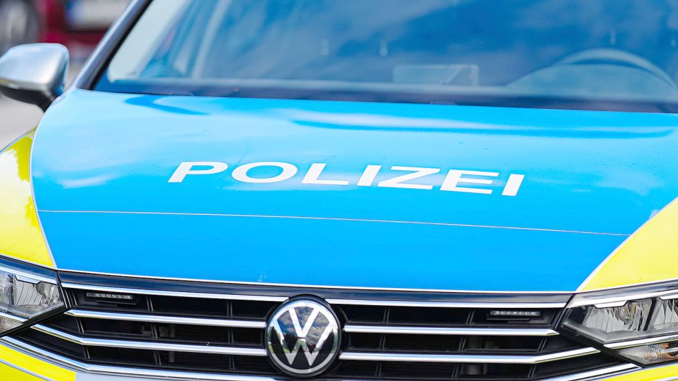 Die Polizei wurde am Sonntag zum Sportplatz von Kickers Leer gerufen. Symbolbild: Imago