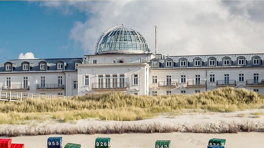 Das Strandhotel Kurhaus Juist hat einen neuen Betreiber. Foto: Archiv