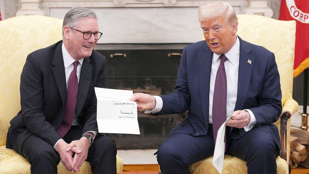 Der britische Premier Starmer überreichte US-Präsident Trump die Einladung zum Staatsbesuch bei einem Besuch im Weißen Haus. (Archivfoto) Foto: Carl Court