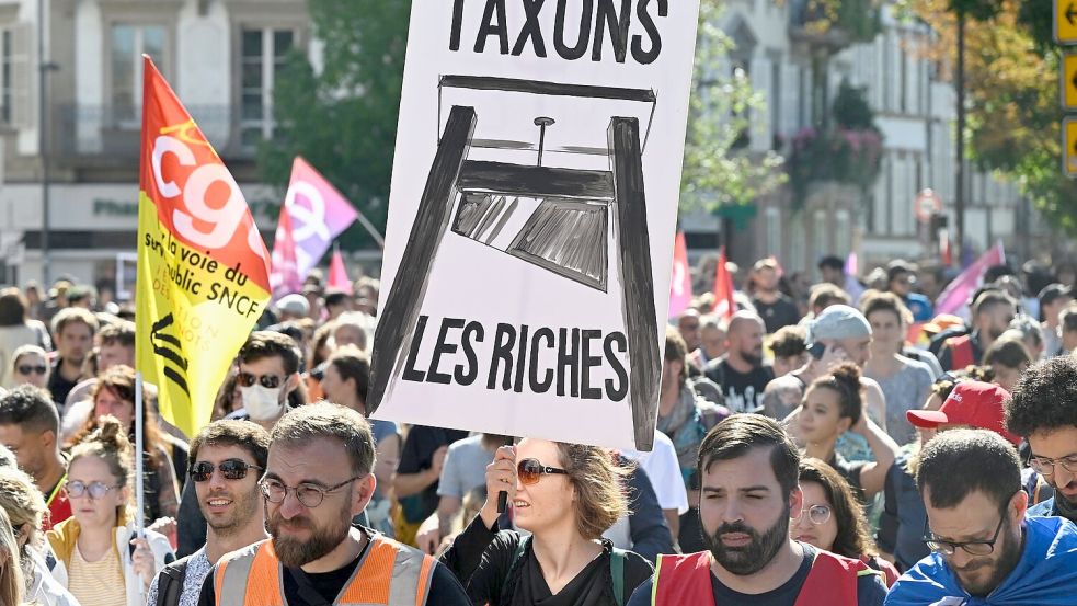 Landesweit fanden heute in Frankreich Kundgebungen und Protestaktionen statt. Foto: Pascal Bastien/AP/dpa