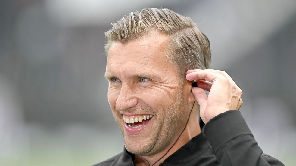 Hat derzeit gut lachen: Eintracht Frankfurts Sportvorstand Markus Krösche. Foto: Arne Dedert