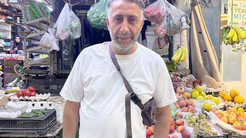 „Ich bin Kreuzberger Berliner Libanese“, sagt Ramadan. Foto: Amira Rajab/dpa