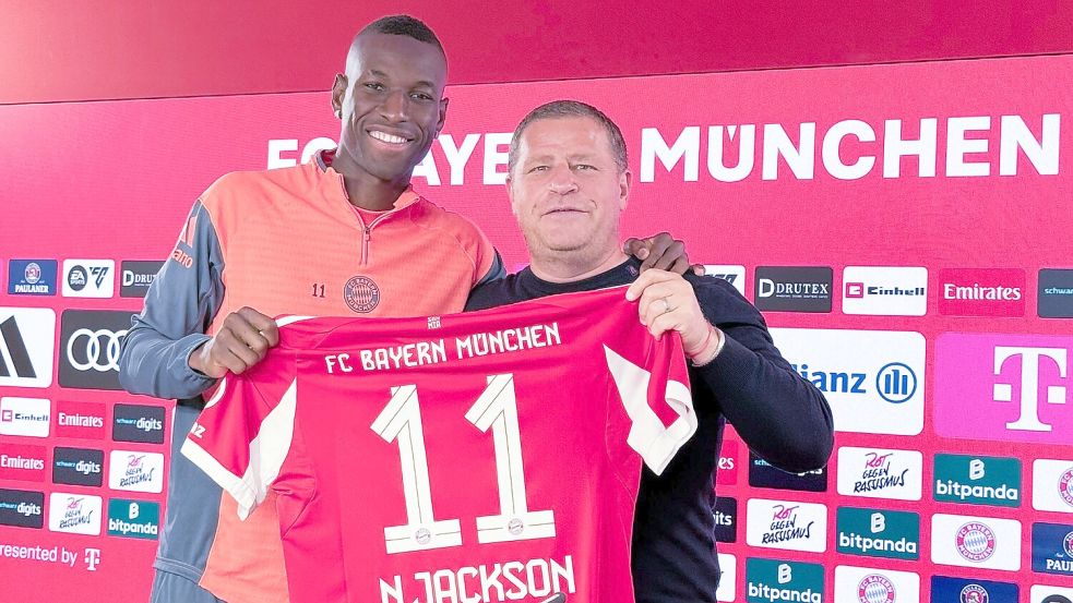 Jackson (l.) wird im Bayern-Trikot mit der 11 auflaufen. Foto: Klaus Bergmann/dpa