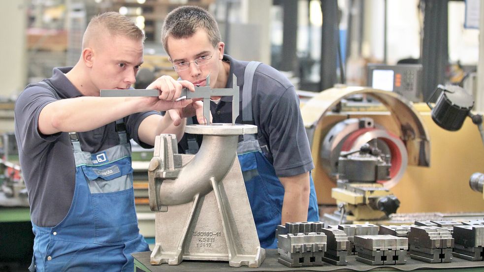 Die Anzahl von Auszubildenden in Deutschland ist insgesamt rückläufig Foto: dpa/Jan Woitas