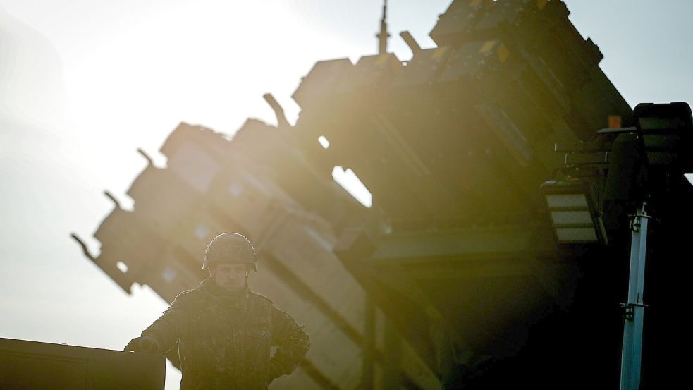 Nach dem Eindringen russischer Drohnen in den Luftraum der Nato will die Nato die Schutzmaßnahmen an der Ostflanke noch einmal verbessern. (Archivbild) Foto: Kay Nietfeld/dpa