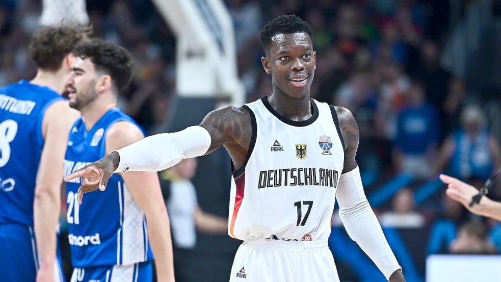Da geht’s lang! Dennis Schröder hat die deutschen Basketballer ins Finale geführt. Foto: Stefanos Kyriazis