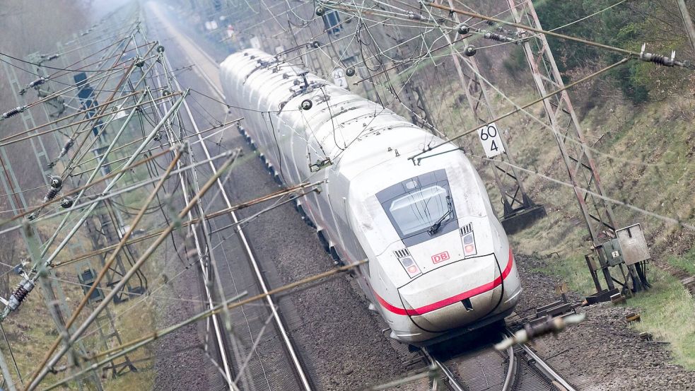 Auf der Bahnstrecke Hannover-Berlin wird es bis Sonntag zu Verspätungen kommen. Foto: Julian Stratenschulte