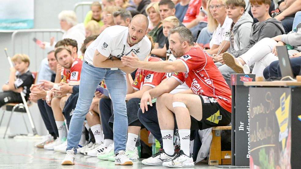 Der OHV Aurich um Trainer Sven Suton und Kevin Wendlandt behielt in Minden kühlen Kopf. Foto: Jens Doden/ Blomberg
