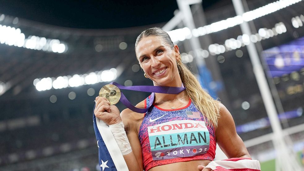 Die Amerikanerin Valarie Allman jubelt über Diskus-Gold. Foto: Michael Kappeler/dpa