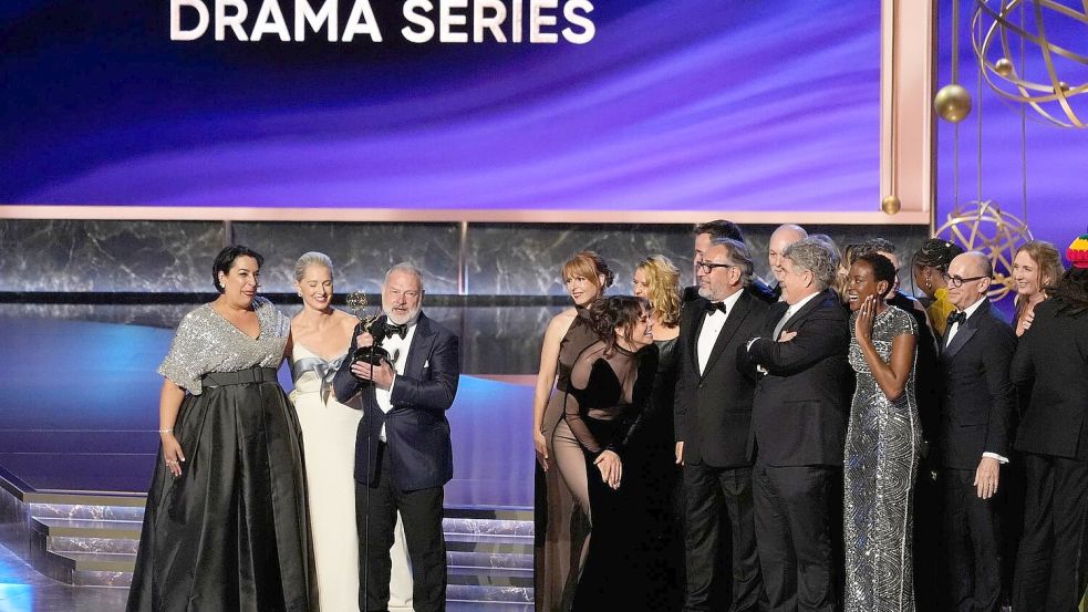 „The Pitt“ ist der Überraschungssieger als beste Dramaserie des Jahres – und noch ohne deutschen Sendeplatz. Foto: Chris Pizzello/Invision/AP/dpa