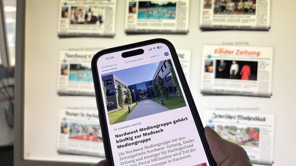 Blick auf die App der „Nordwest-Zeitung“: Das traditionsreiche Medienhaus in Oldenburg wird an die Madsack-Mediengruppe in Hannover verkauft. Foto: Lars Löschen