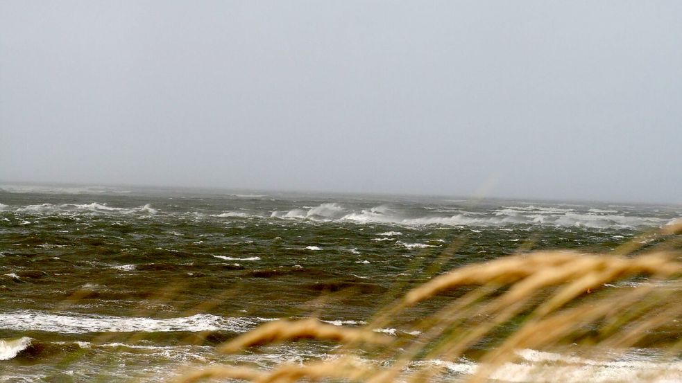 Der erste Herbststurm erreicht Norderney. Foto: Kai Moorschlatt/dpa