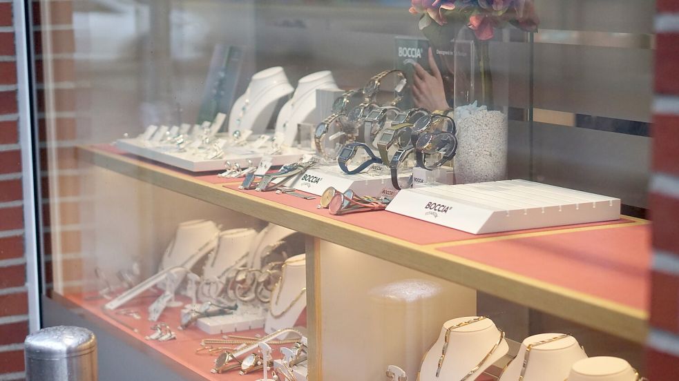 Teile der Schaufenster wurden ausgeräumt. Foto: Jurij Babanin