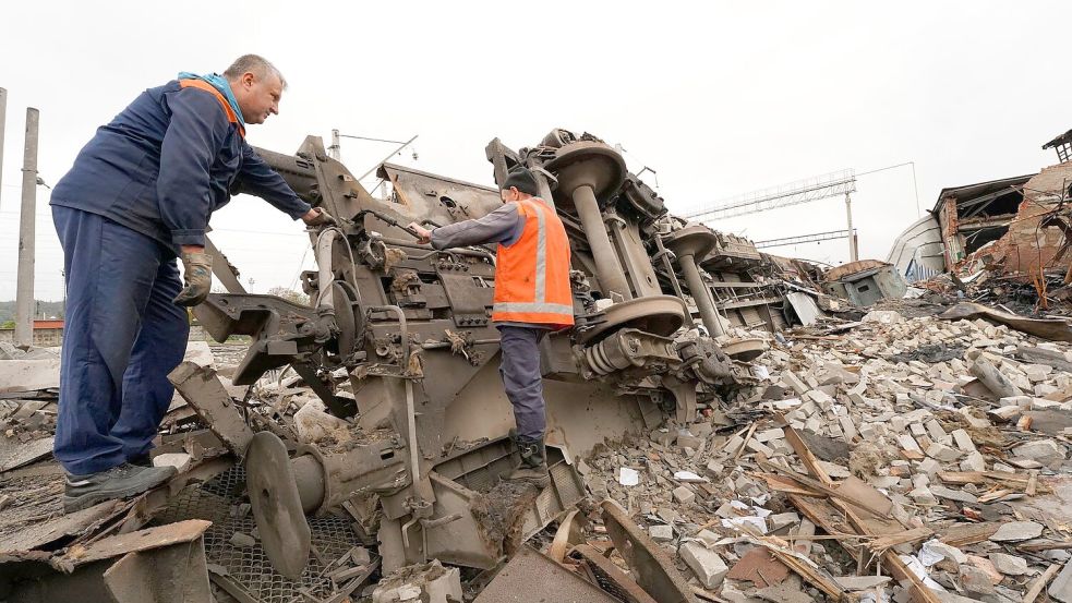 Weitere Zerstörungen in der Ukraine. Foto: Andrii Marienko/AP/dpa