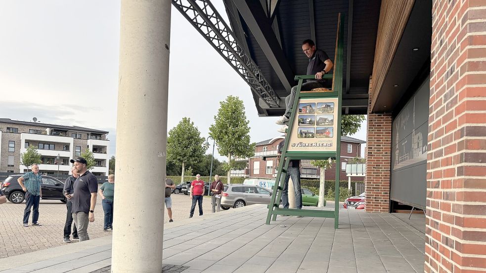 Bei der Auslosung konnte schon einmal Probegesessen werden.