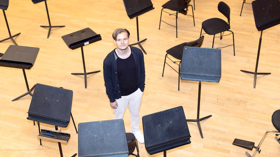 Christopher Lichtenstein ist der neue Generalmusikdirektor am Theater Osnabrück. 12.09.2025; Foto: Michael Gründel Foto: Michael Gründel
