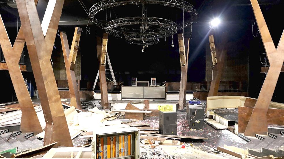 Wo sich einst das Nachtvolk amüsierte und tanzte, ist nun eine Baustelle. Der Club Virage in Osnabrück wird zurückgebaut. Foto: Thomas Wübker
