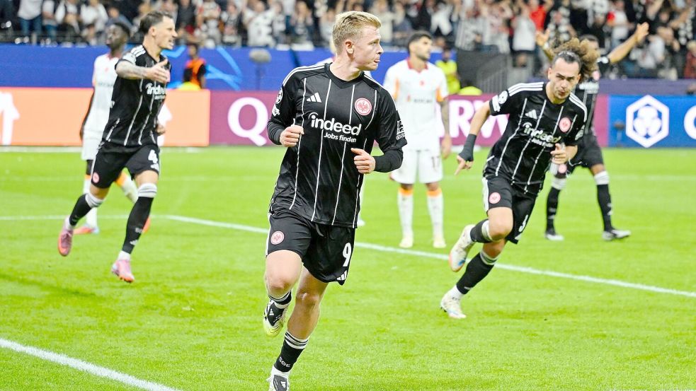 Jonathan Burkardt hat seine ersten Tore für Eintracht Frankfurt erzielt. Foto: Uwe Anspach
