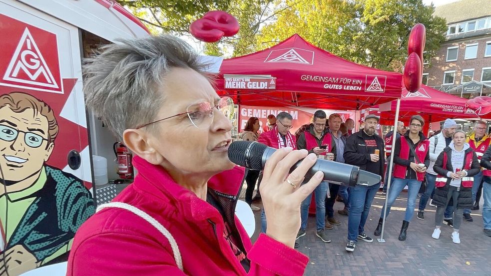 Franka Helmerichs, 1. Bevollmächtigte der IG Metall Emden, kämpft für den Erhalt des Sozialstaats. Foto: Gordon Päschel/Archiv