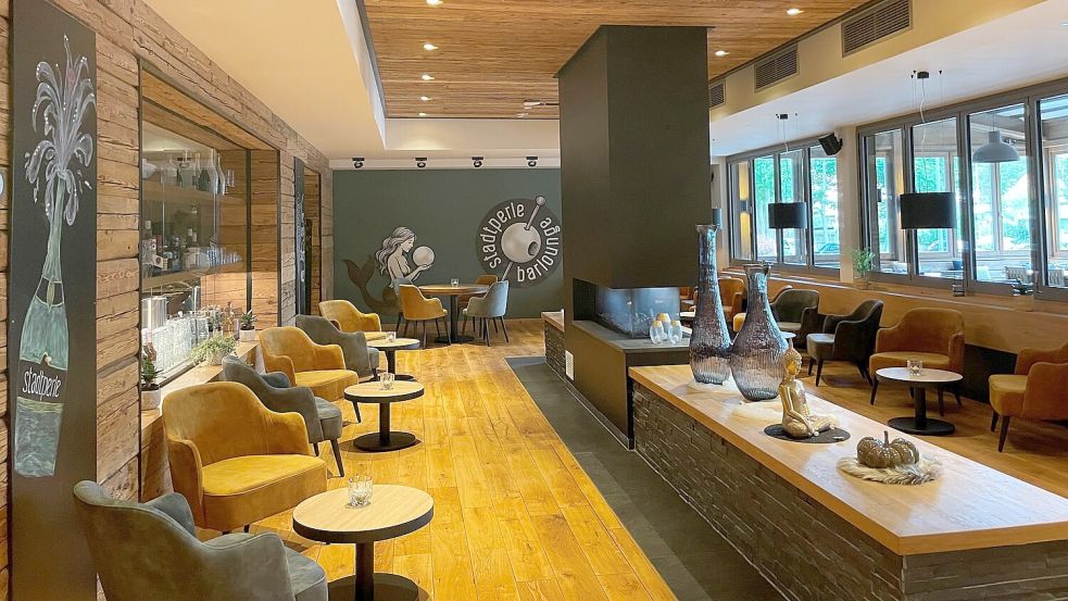 Der neue Loungebereich bietet genügend Platz für gesellige Abende. Foto: Julia Conrads