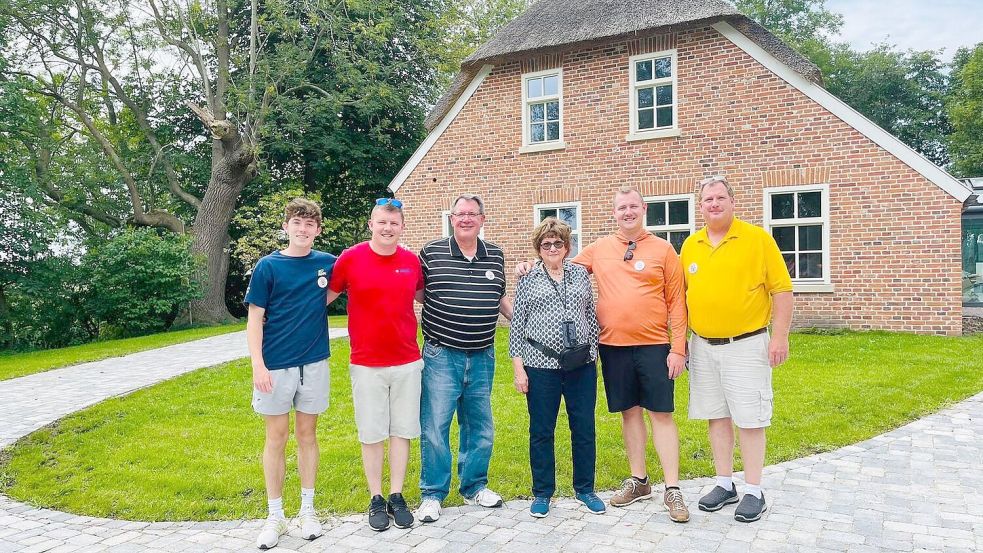Begaben sich auf die Suche ihrer familiären Herkunft (von links): Daniel, Tyler, Barry, Wilma, Michael und Eric Suits. Foto: privat