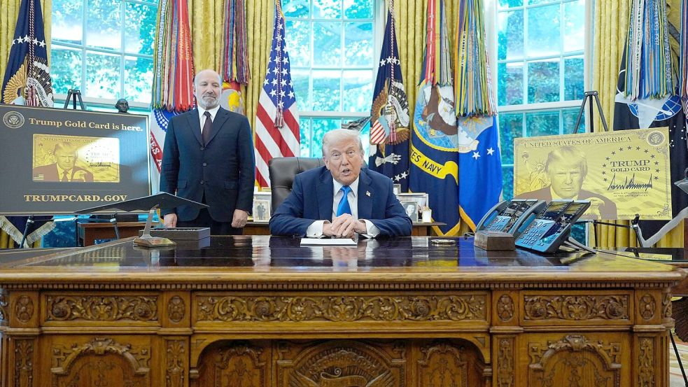 Für ein H1B-Visum für ausländische Beschäftigte sollen US-Unternehmen künftig 100.000 Dollar pro Jahr zahlen. Foto: Alex Brandon/AP/dpa