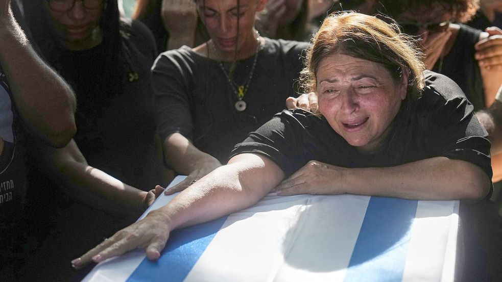 Die Vorstellung, dass Gaza-Geiseln für immer verschollen bleiben könnten, ist für Israelis kaum zu ertragen. Es gebe dann für Angehörige nicht einmal ein Ort zum Trauern. (Archivbild) Foto: Ariel Schalit/AP/dpa