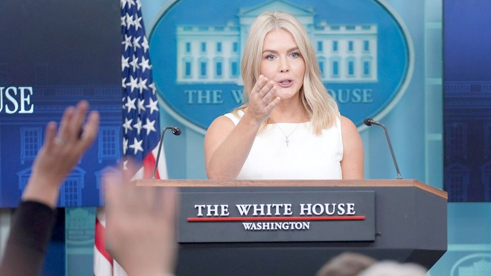 Trumps Sprecherin Karoline Leavitt stellt klar, dass die Visa-Gebühr nicht jährlich erhoben wird. Foto: Evan Vucci/AP/dpa