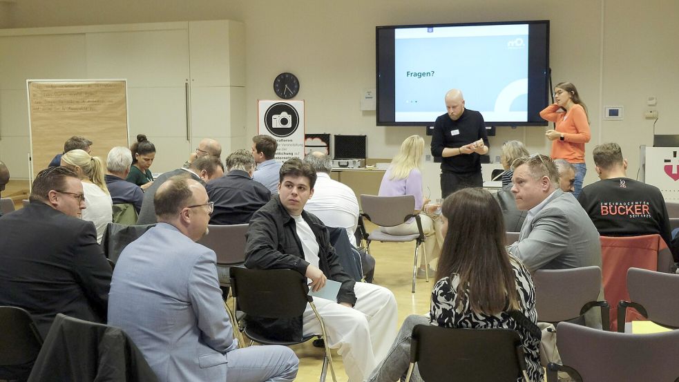 Die Geschäftsleute rund um die Johannisstraße wollen das Image ihres Viertels verbessern. Bei einem ersten Treffen gab es viele Vorschläge und eine rege Diskussion, wie das gelingen kann. Foto: Thomas Osterfeld