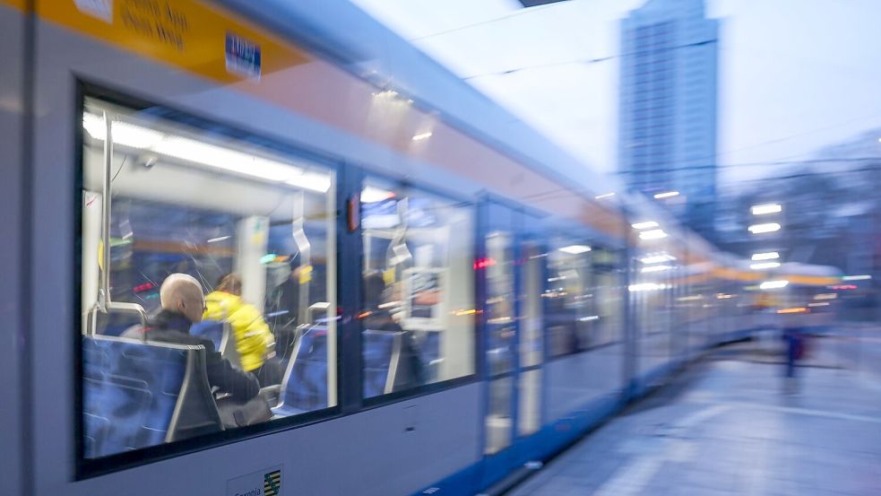Den ÖPNV nutzten im ersten Halbjahr 5,7 Milliarden Menschen. (Archivbild) Foto: Jan Woitas