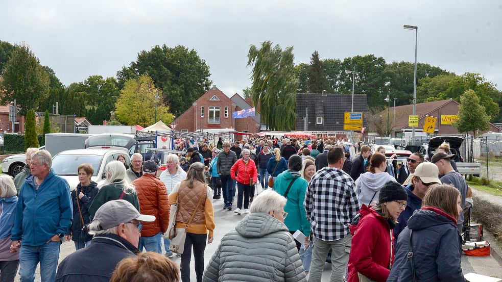 Der Herbstmarkt in Remels war trotz des wechselhaften Wetters sehr gut besucht. Foto: Hannah Lehmann